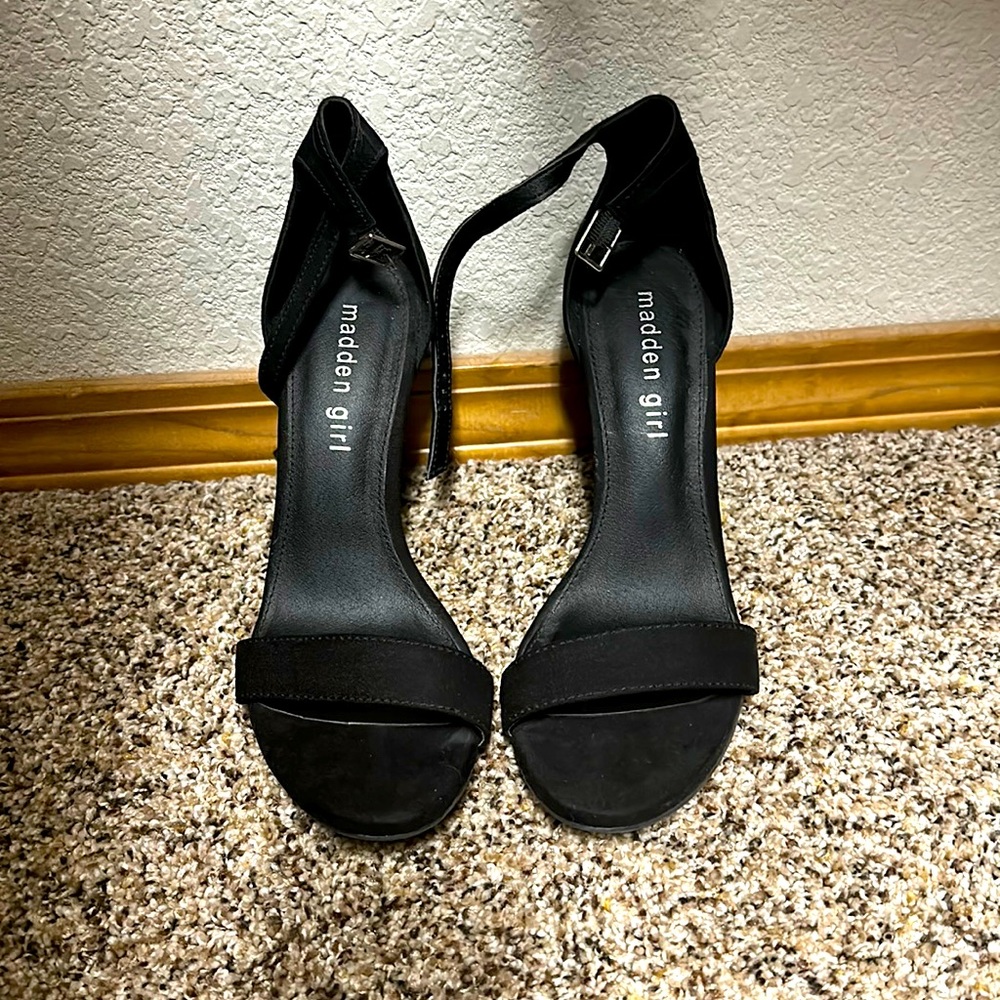 Madden Girl Black Strapped Wedge Heel, Size 8.5